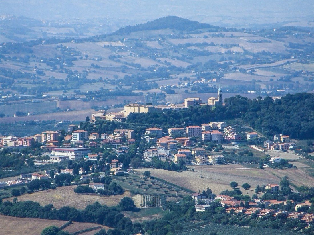 Veduta del borgo di Camerano