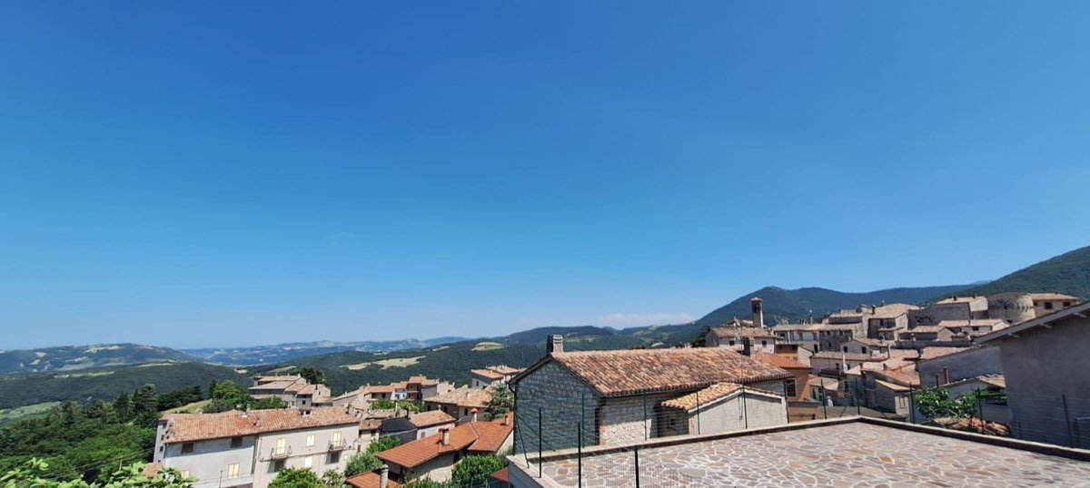 Castelletta di Fabriano vista dai Piani